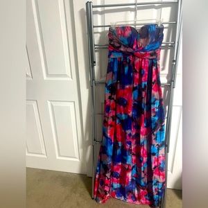 Jessica Simpson floral semi formal. Flows beautifully.!